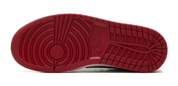 Air Jordan 1 Low OG 'Chicago' (2025)