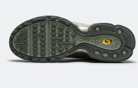 Nike Air Max Plus VII 'Smokey Grey/Metallic Silver'